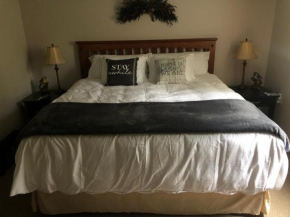 Plush garden level apartment near Stowe